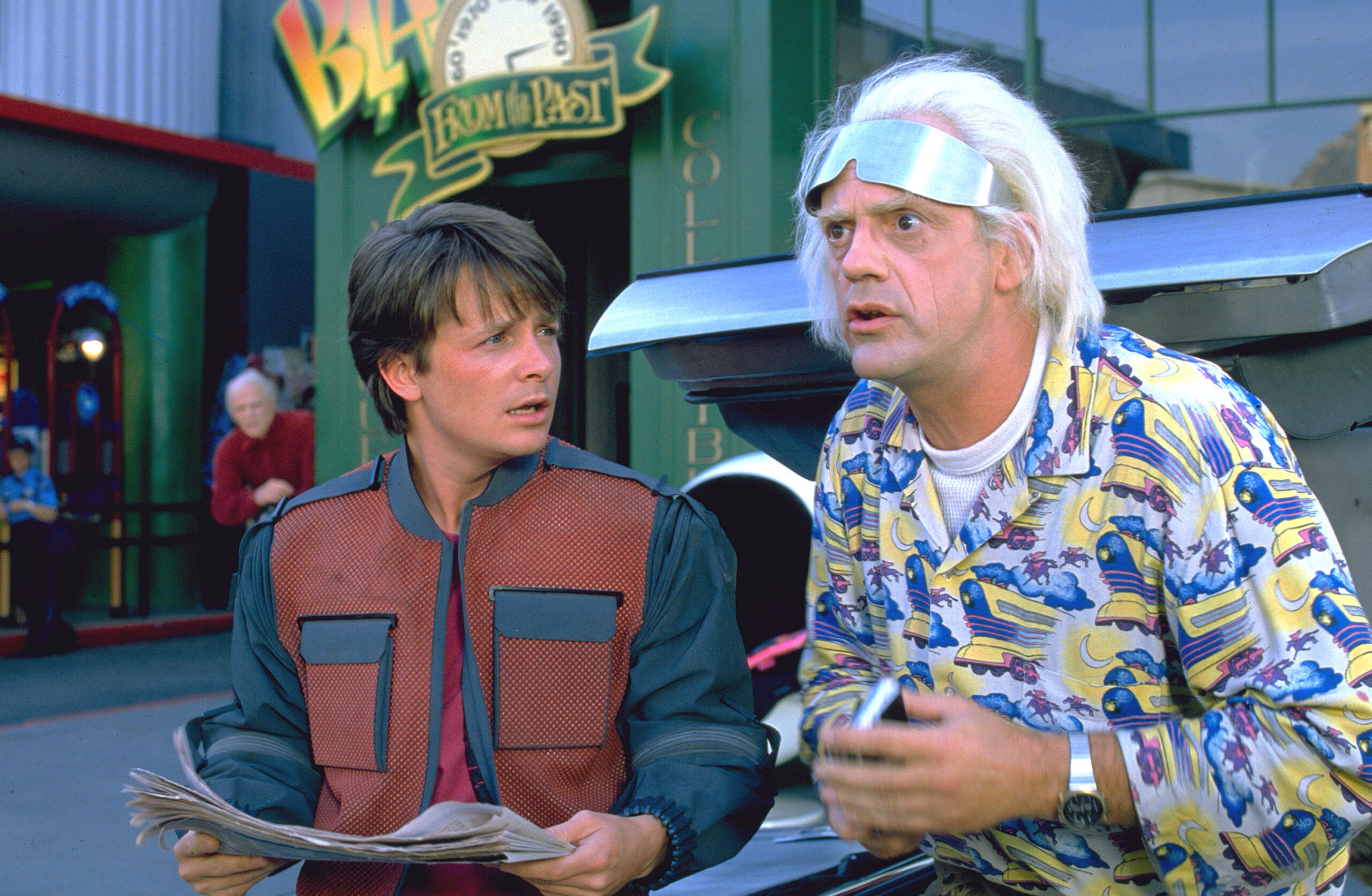 Michael J. Fox e Christopher Lloyd in Ritorno al Futuro Parte 2 [tag: Michael J. Fox, Christopher Lloyd] [credit: concessione Universal; courtesy of Mediaset]