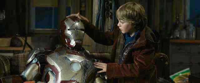 Clip Tony Stark incontra il bambino - Iron Man 3
