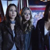 Recensione Pretty Little Liars 4x24 - A is for Answers