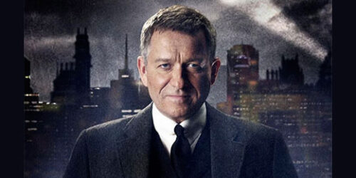 Sean Pertwee nei panni di Alfred Pennyworth