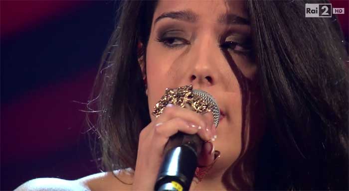 The Voice 2014, Live 2: Carolina Russi canta 'Hai delle isole negli occhi'