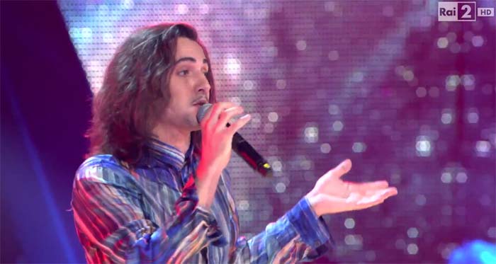 The Voice 2014, Live 4: Tommaso Pini canta 'Centro di gravità permanente'