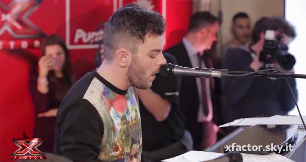 X Factor 2014: Lorenzo Fragola al Punto Enel di Milano