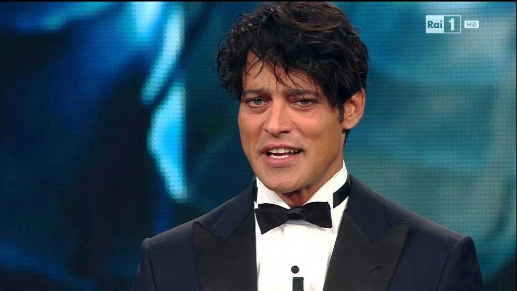 Sanremo 2016 - Gabriel Garko sul palco dell'Ariston