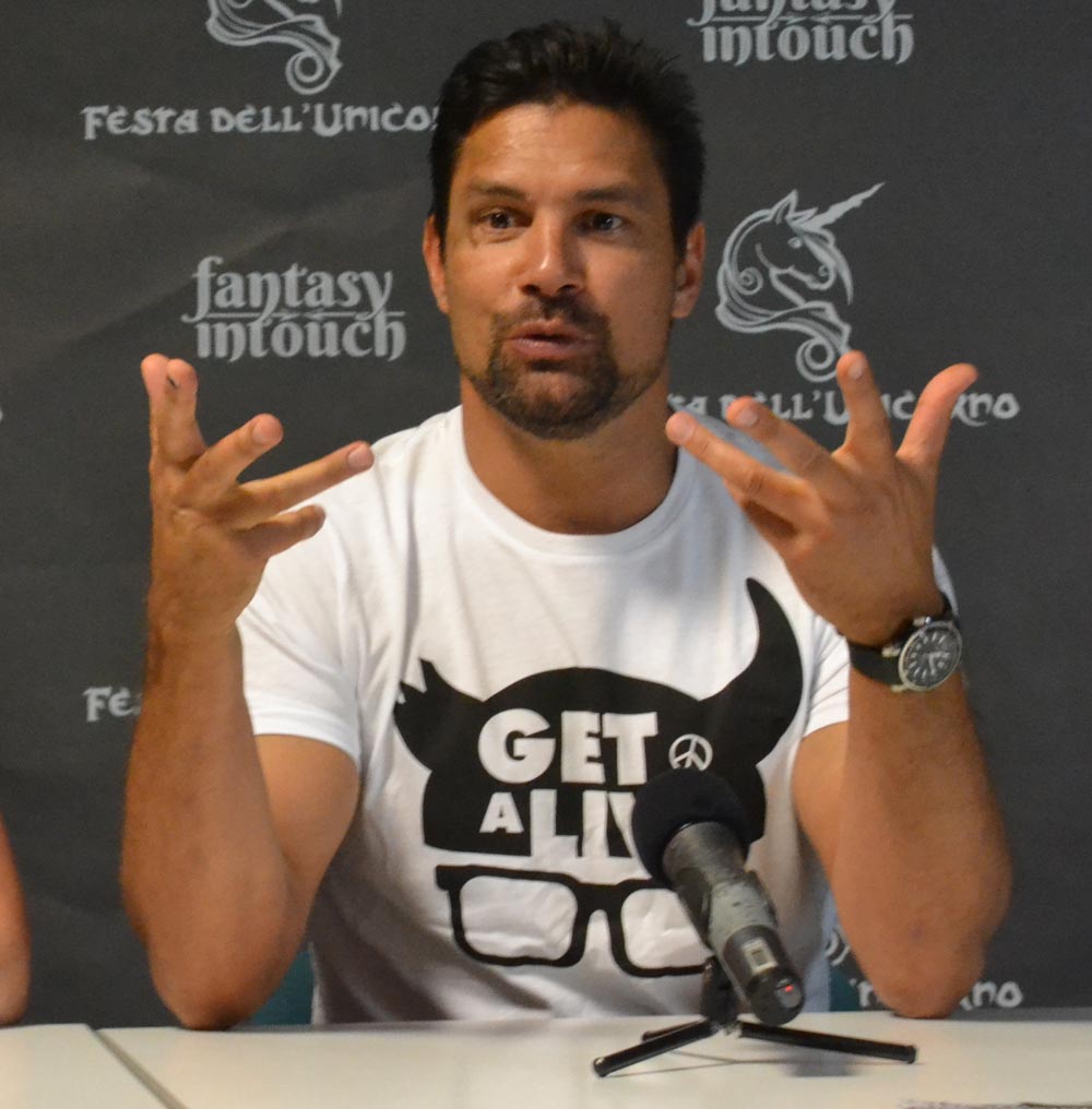 Manu Bennett: la conferenza stampa a Vinci