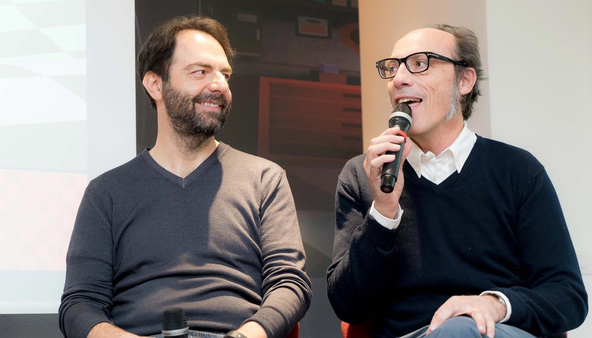 Guido Meda e Neri Marcorè alla presentazione della serie Topolino e Gli Amici del Rally a Milano