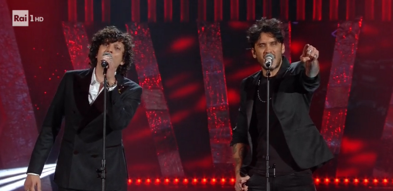 Sanremo 2018, esibizione di Ermal Meta e Fabrizio Moro