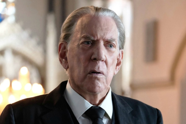 Trust, la serie con Donald Sutherland e Hilary Swank