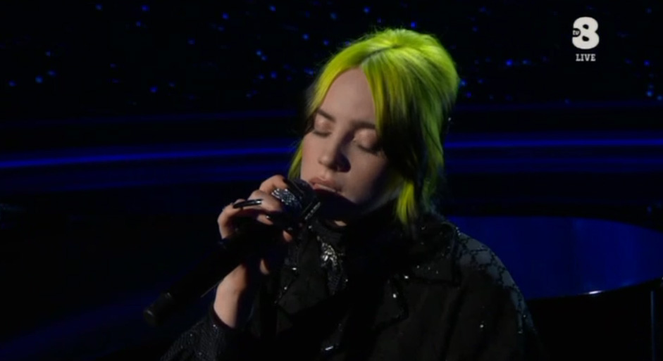 Billie Eilish canta 'Yesterday' durante l'In memoriam degli Oscar 2020