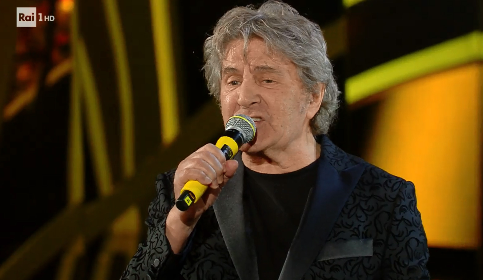 Fausto Leali canta Deborah a Sanremo 2020