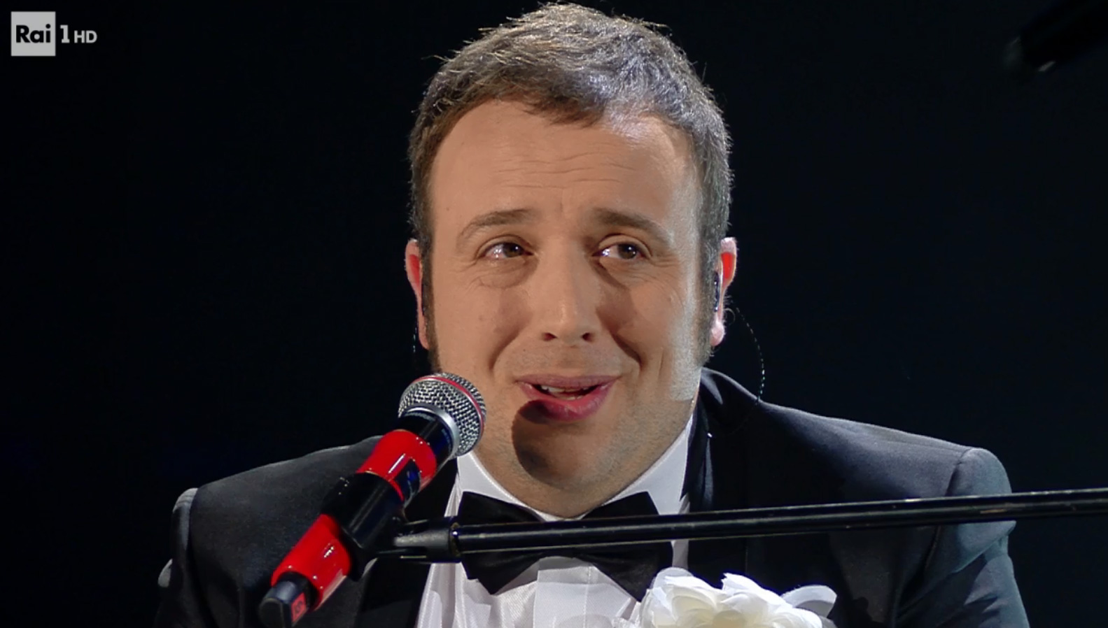 Raphael Gualazzi e Simona Molinari cantano 'E se domani' a Sanremo 2020