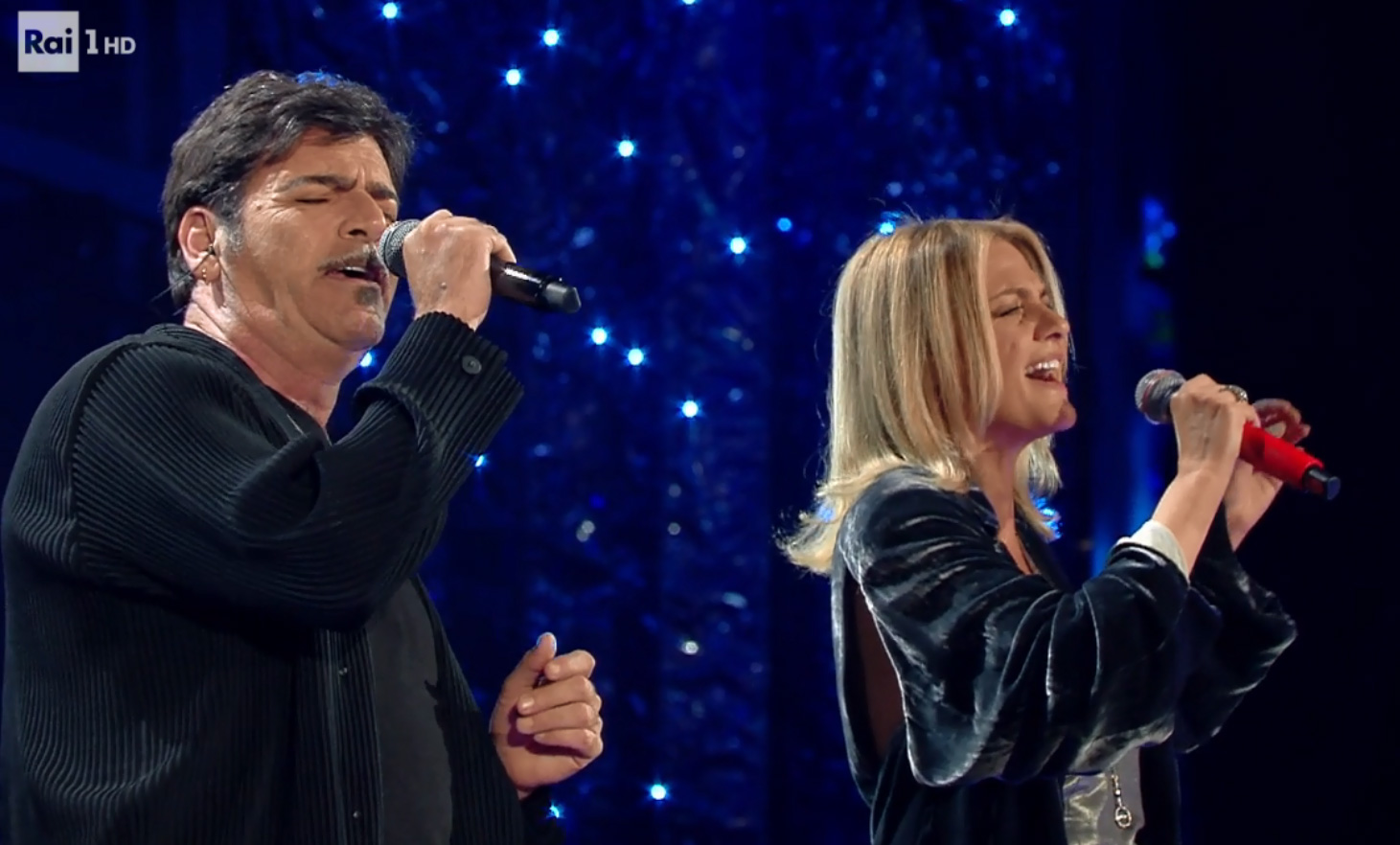 Irene Grandi e Bobo Rondelli cantano 'La musica è finita' di Ornella Vanoni a Sanremo 2020