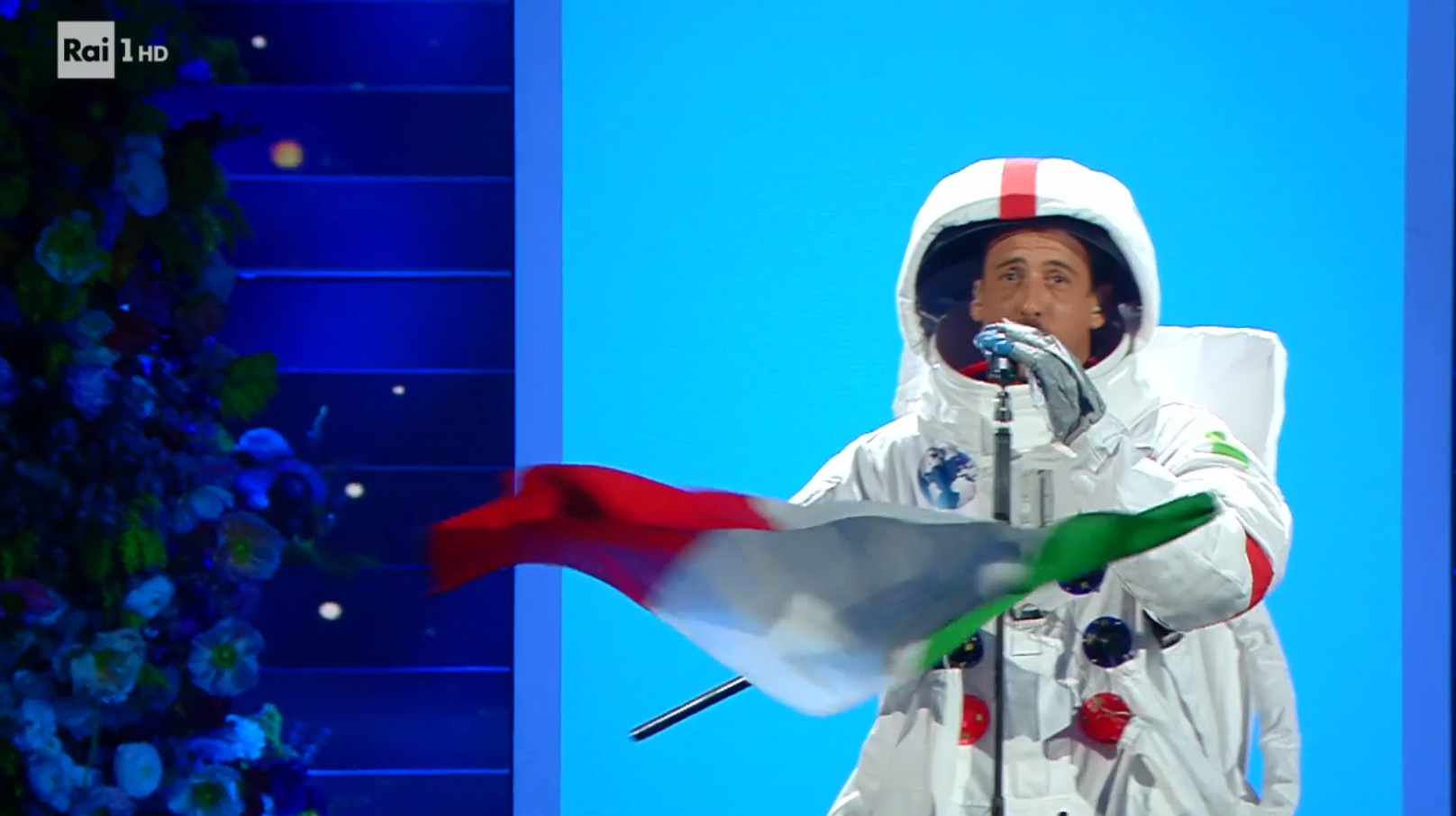 Francesco Gabbani 'L'italiano' di Toto Cutugno (1983) a Sanremo 2020