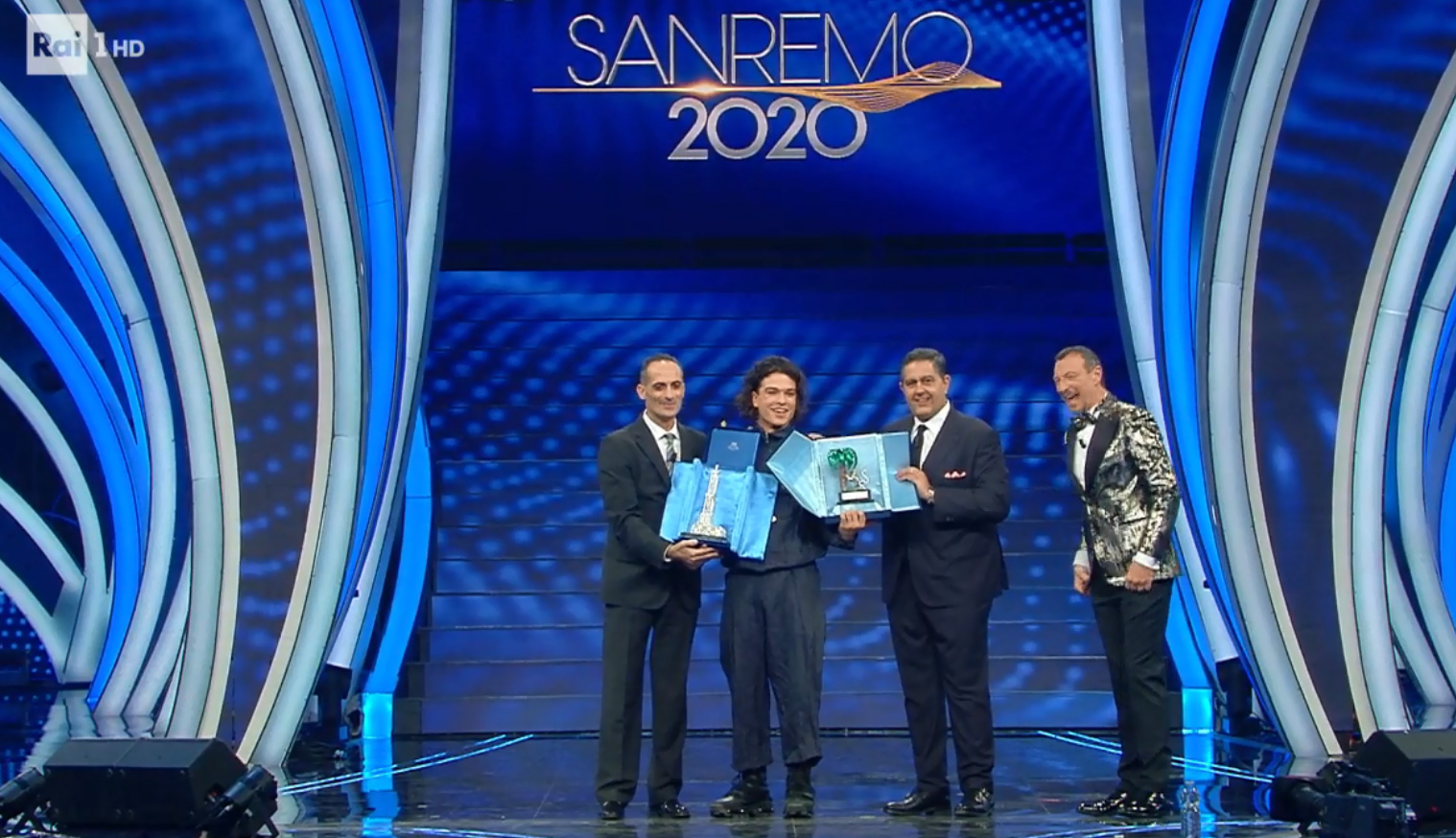 LEO GASSMANN con 'Vai bene così' ha vinto la sezione Nuove Proposte di Sanremo 2020