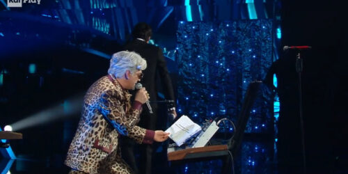 Sanremo 2020, Bugo e Morgan squalificati: Morgan cambia il testo della canzone e Bugo lascia il palco. I commenti di Amadeus