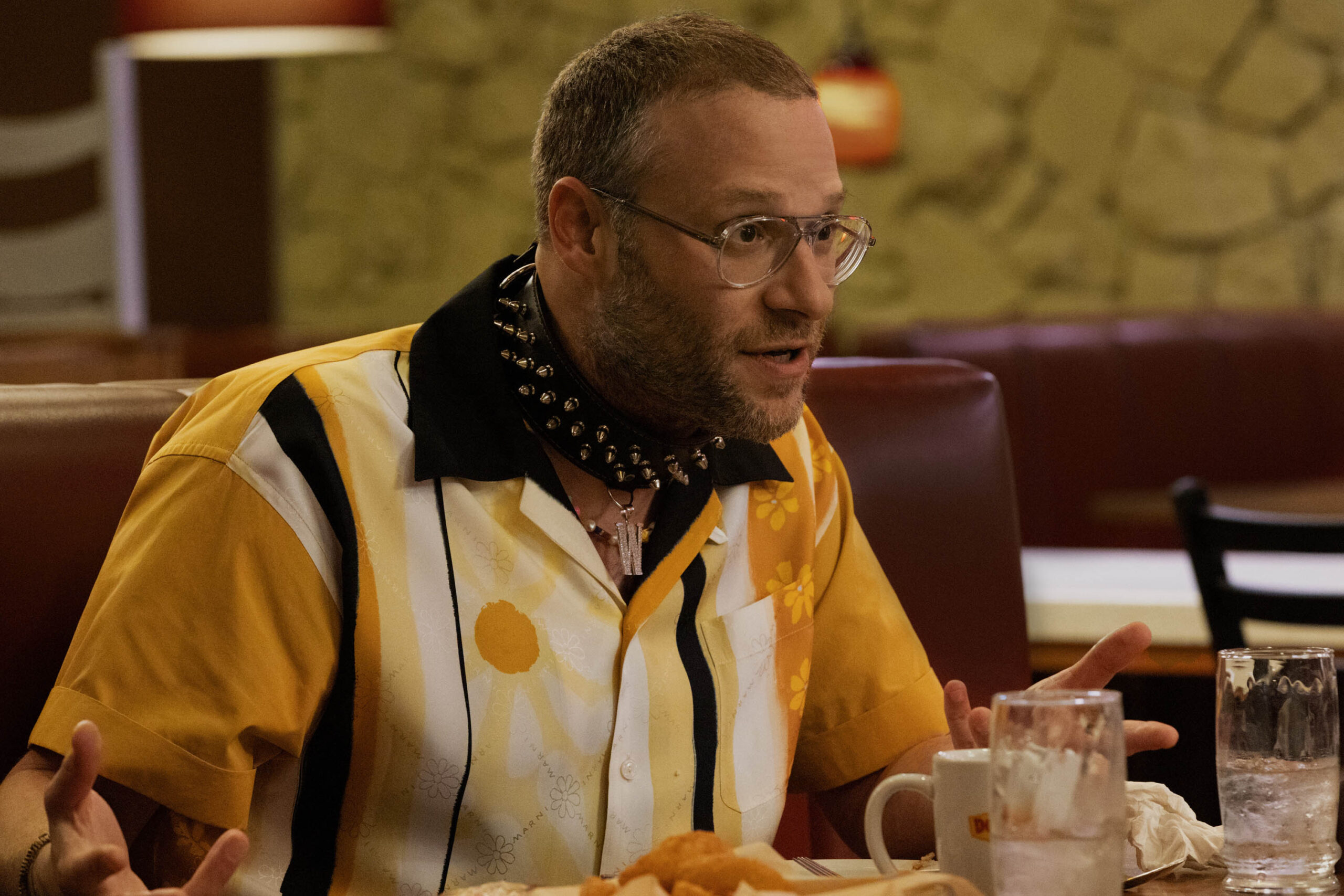 Seth Rogen in Platonic 1x01 [tag: Seth Rogen] [credit: Paul Sarkis; courtesy of Apple]