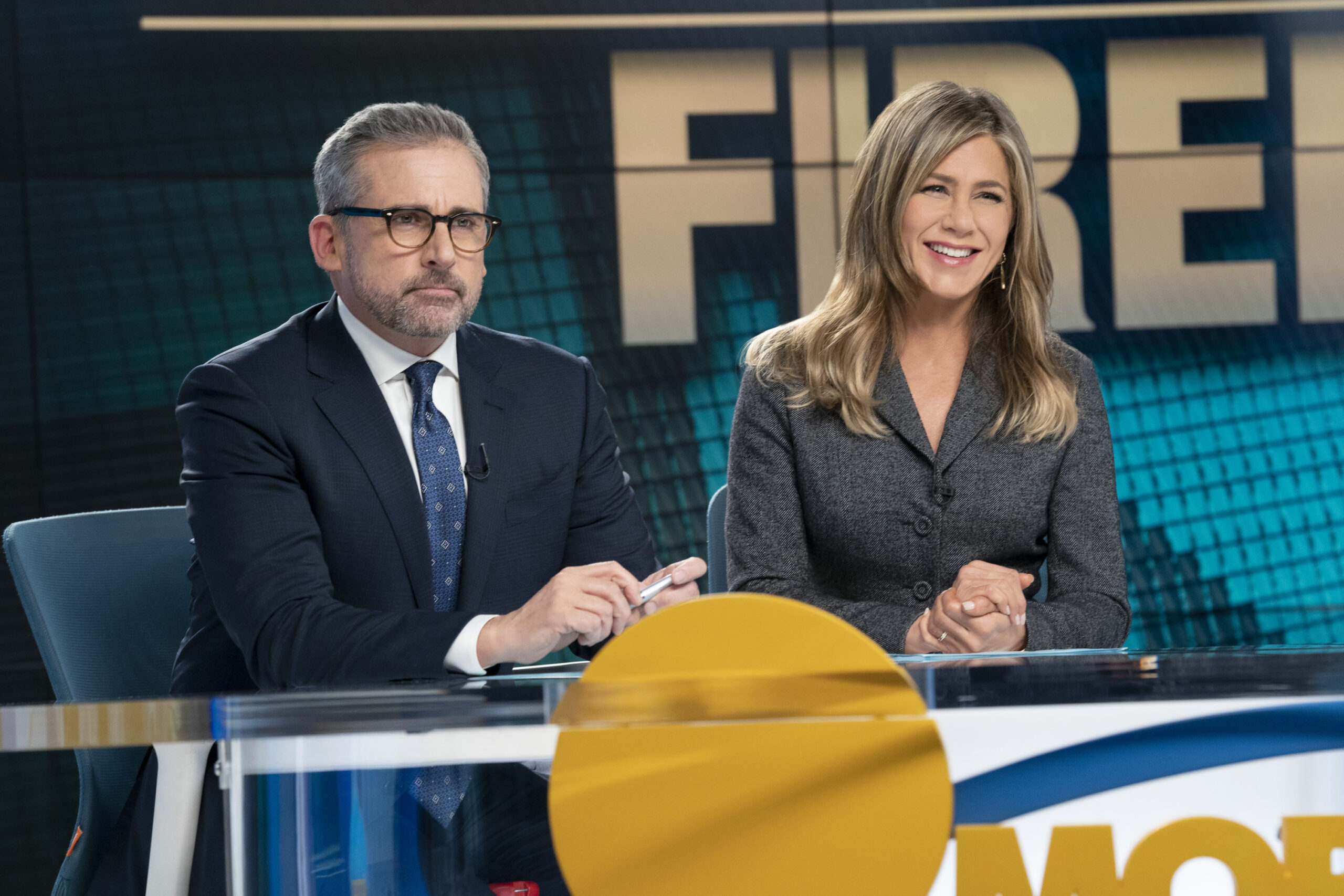 Steve Carell e Jennifer Aniston in The Morning Show 1x07 [tag: Steve Carell, Jennifer Aniston] [credit: foto di Hilary B Gayle; courtesy of Apple TV Plus]