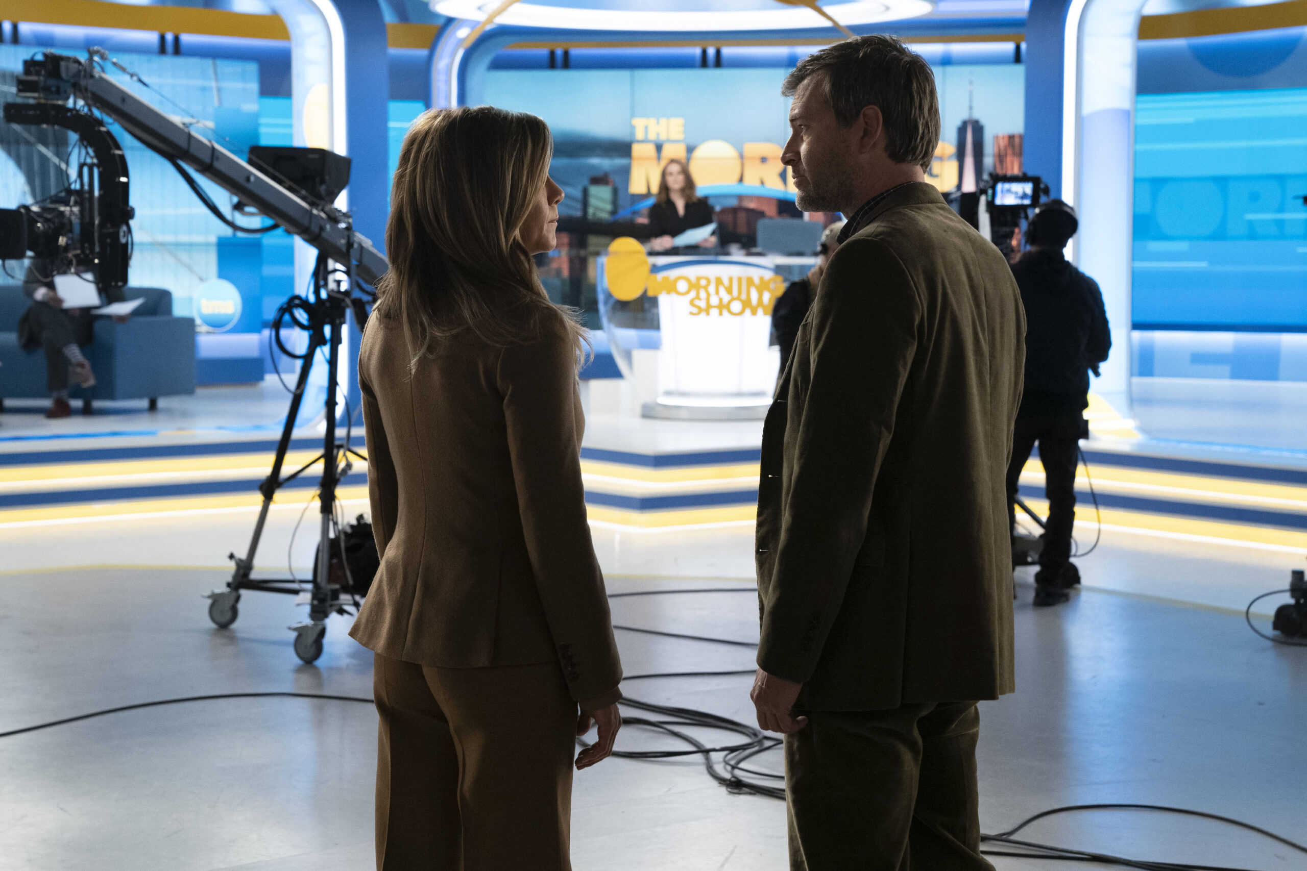 Jennifer Aniston e Mark Duplass in The Morning Show 1x09 [tag: Jennifer Aniston, Mark Duplass] [credit: foto di Hilary B Gayle; courtesy of Apple TV Plus]