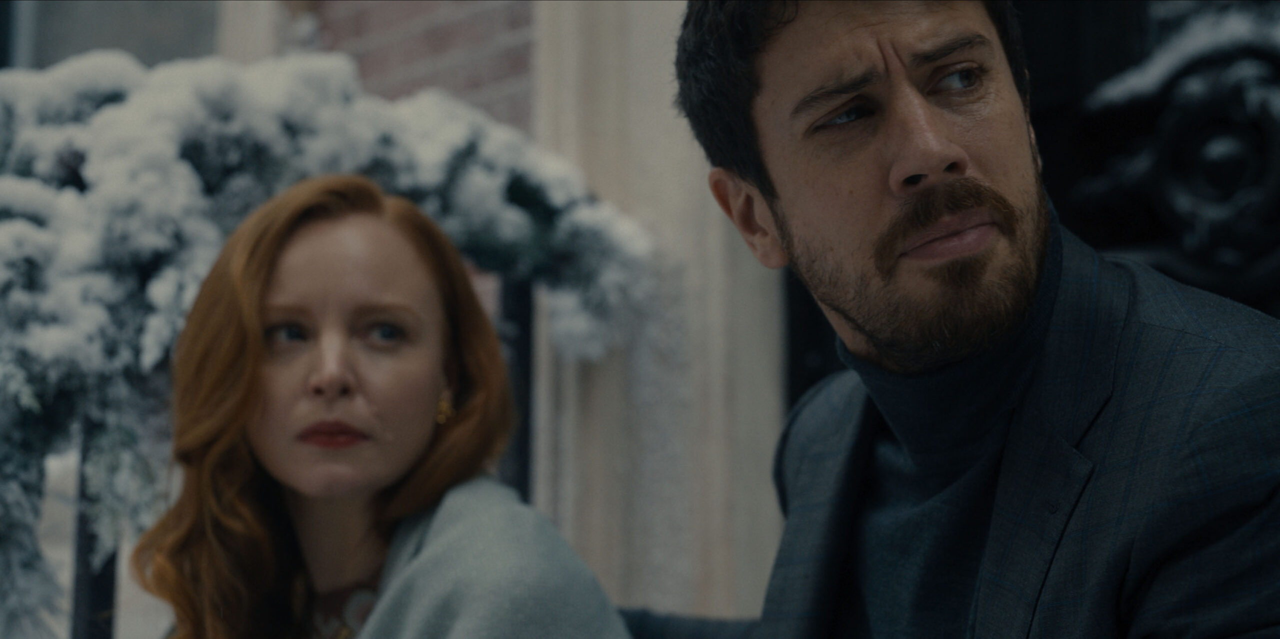 Toby Kebbell e Lauren Ambrose in Servant 2x09 'Goose' [tag: Toby Kebbell, Lauren Ambrose] [credit: courtesy of Apple TV Plus]