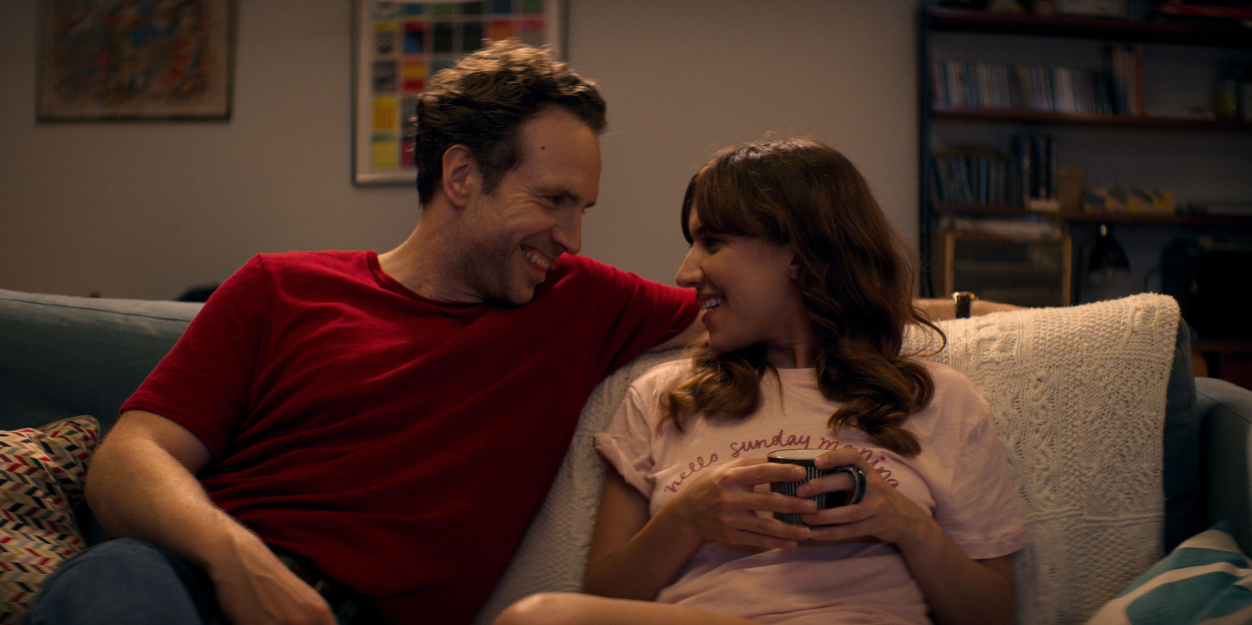 Rafe Spall e Esther Smith in Trying 1x02 'The Ex-Girlfriend' [tag: Rafe Spall, Esther Smith] [credit: Copyright Apple. All rights reserved; courtesy of Apple TV Plus]