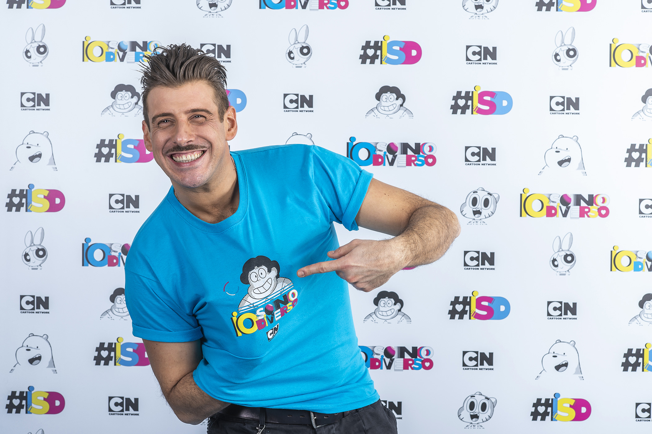 Francesco Gabbani Cartoon Network IoSonoDiverso2021 [credit: foto di Carmine Conte; courtesy of Cartoon Network]