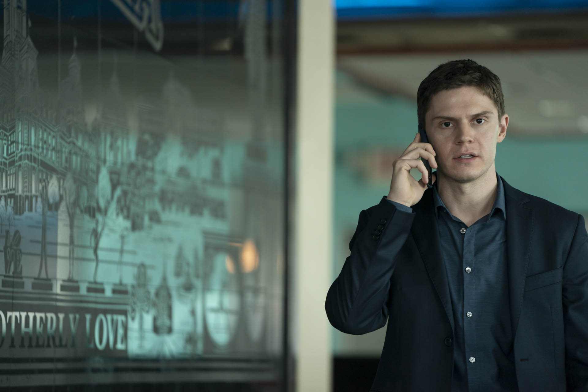 Omicidio a Easttown 1x05 'Illusions' [tag: Evan Peters] [credit: foto di Michele K. Short/HBO; courtesy of WarnerMedia]