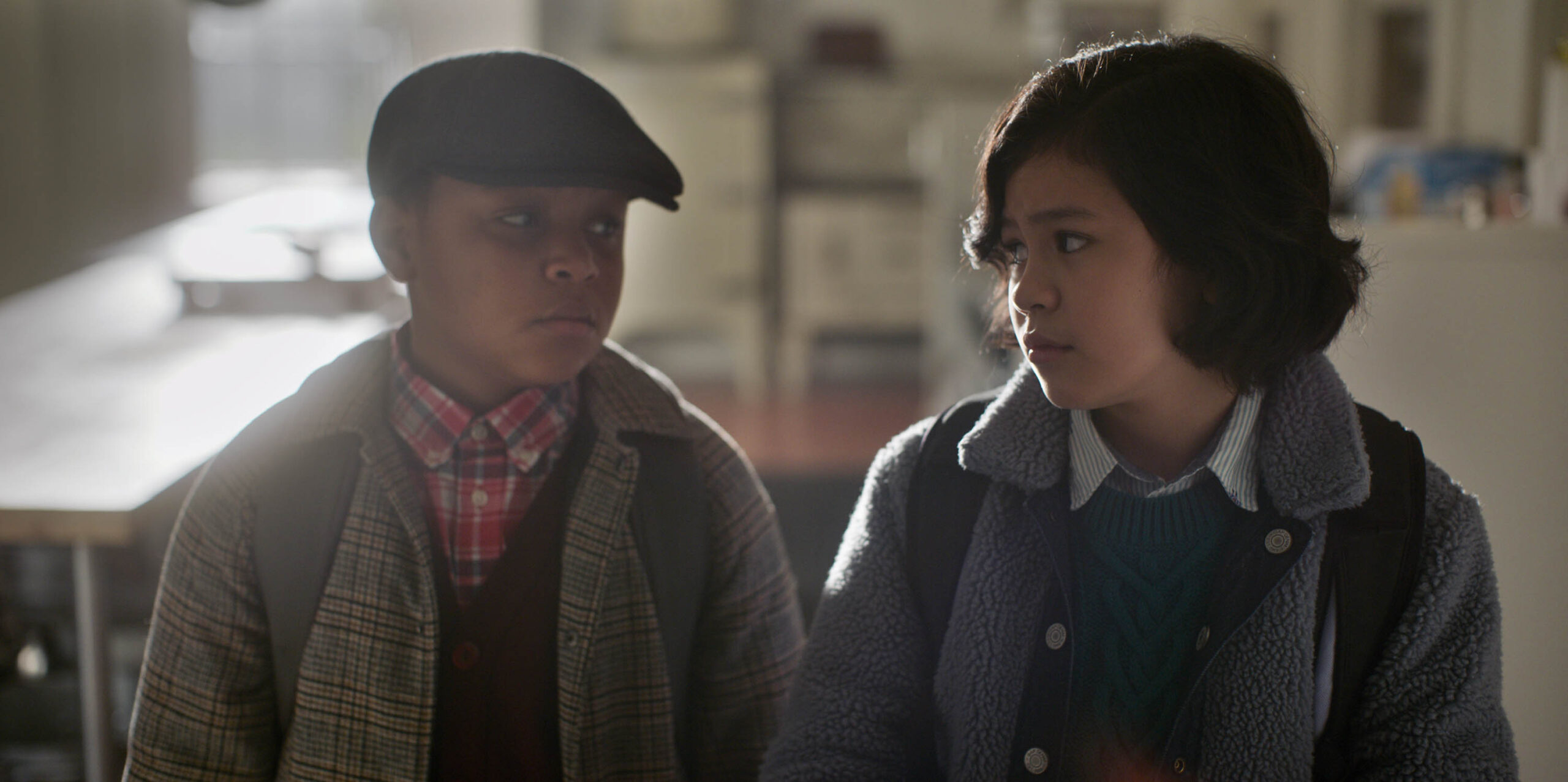 Jibrail Nantambu e Deric McCabe in Home Before Dark 2x04 [tag: Jibrail Nantambu, Deric McCabe] [credit: courtesy of Apple]