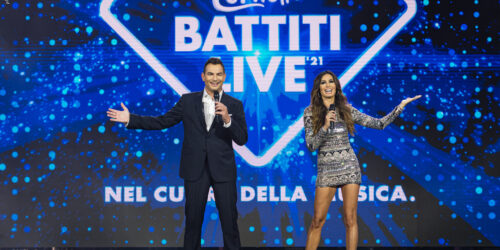 Alan Palmieri e Elisabetta Gregoraci conducono il Radio Norba Battiti Live 2021 [credit: foto di Francesco Liuzzi; courtesy of Mediaset]