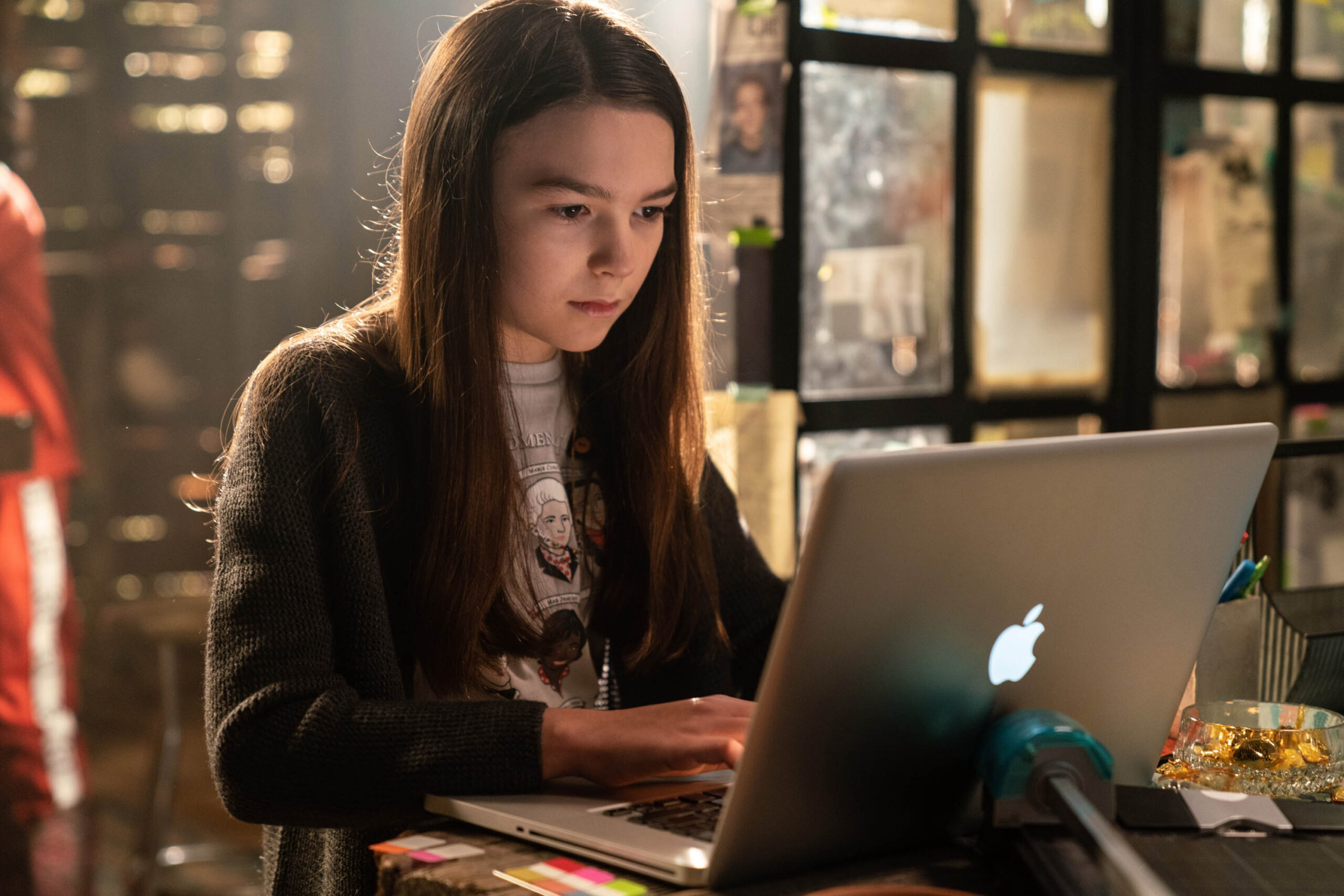 Brooklynn Prince in Home Before Dark 2x10 [credit: foto di Ed Araquel; Copyright Apple. All rights reserved; courtesy of Apple]