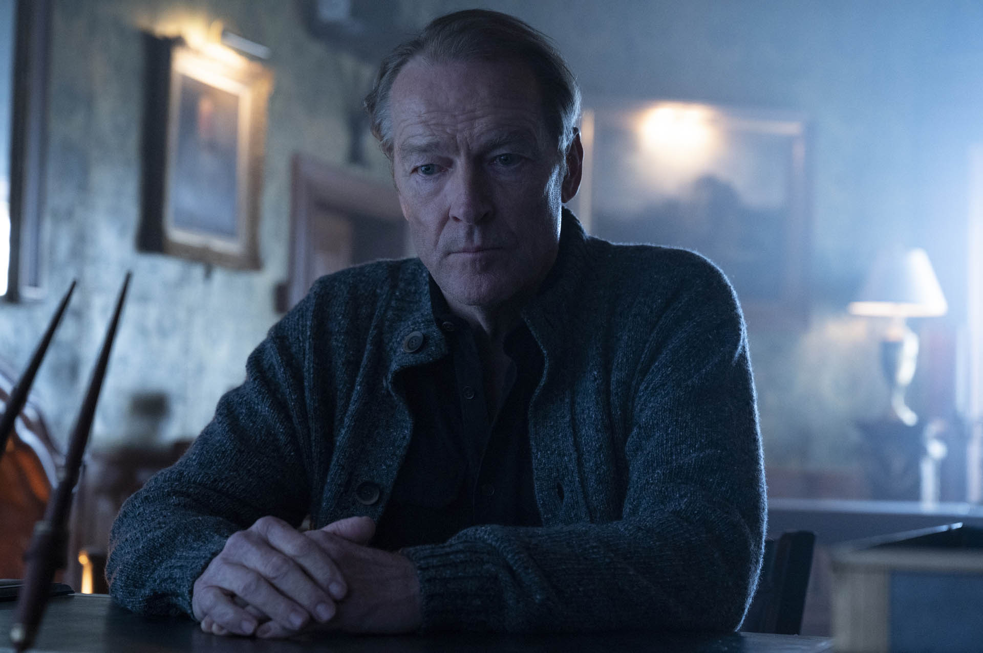 Iain Glen in Titans 3x09 [credit: Ben Mark Holzberg / HBO Max; courtesy of WarnerMedia]