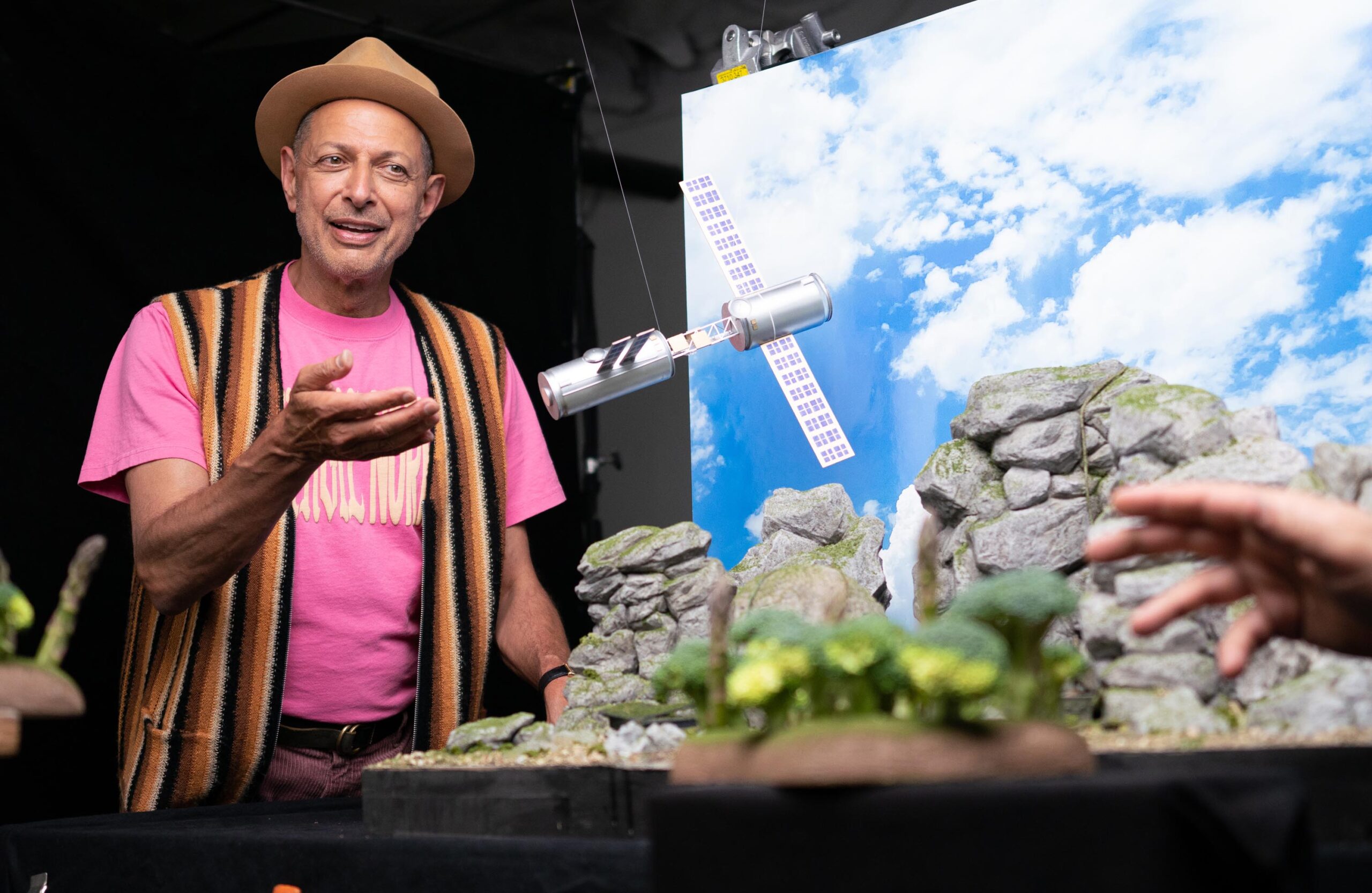 San Diego, CA - Jeff Goldblum looking at model scene [credit: National Geographic]