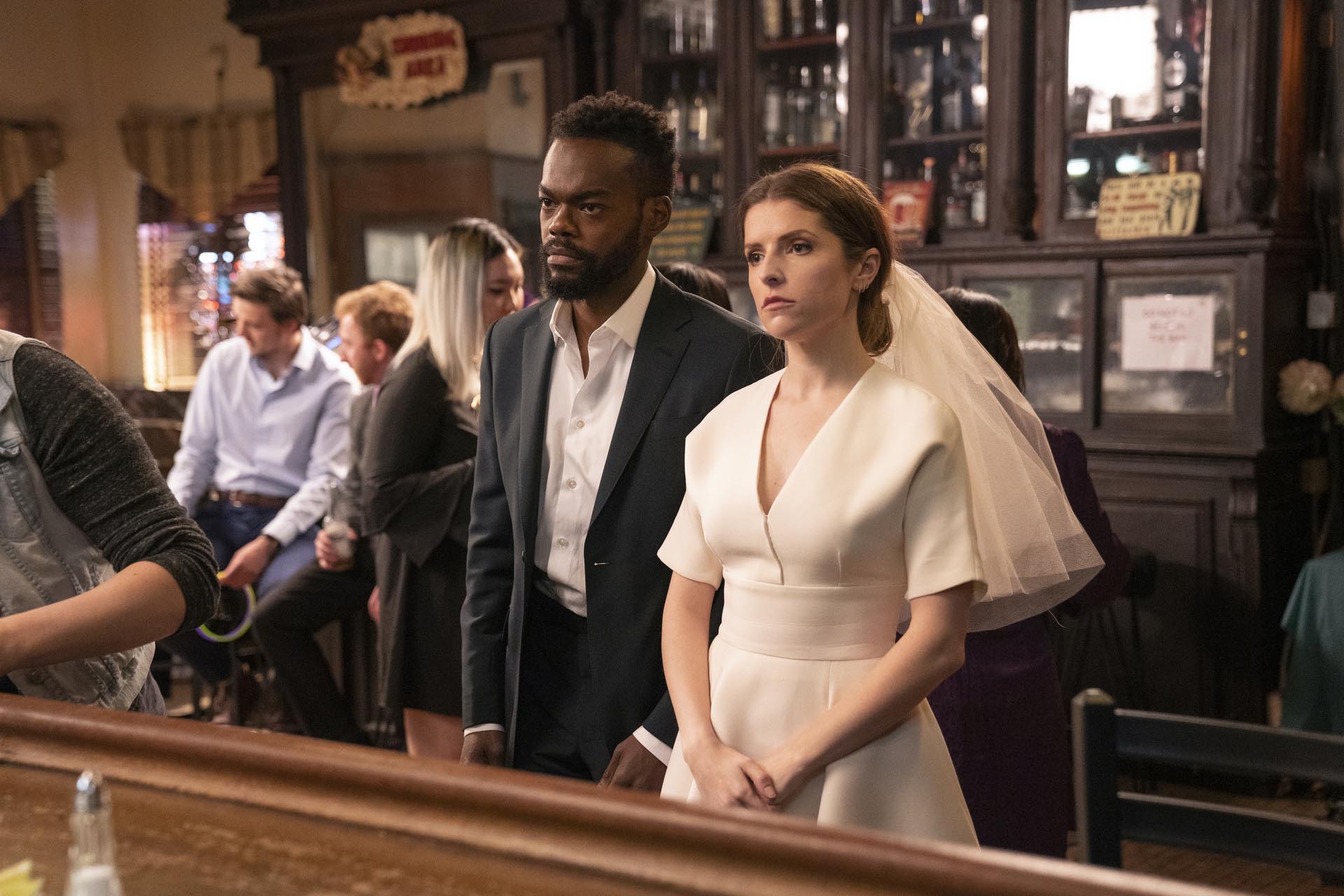 William Jackson Harper, Anna Kendrick in Love Life 2x01 [credit: Sarah Shatz/HBO Max; courtesy of WarnerMedia]