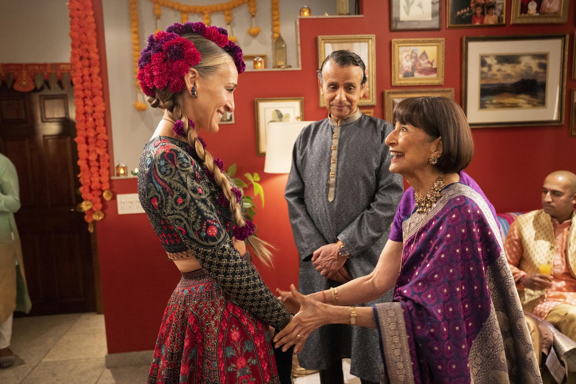 Sarah Jessica Parker, Ajay Mehta, Madhur Jaffrey in And Just Like That... 1x06 [credit: Craig Blankenhorn/HBO; courtesy of WarnerMedia]