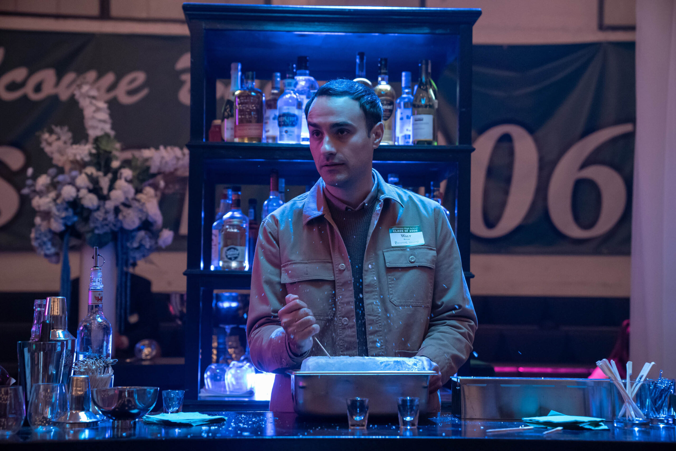 Jamie Demetriou in 'The Afterparty' 1x05 [credit: Aaron Epstein; courtesy of Apple]