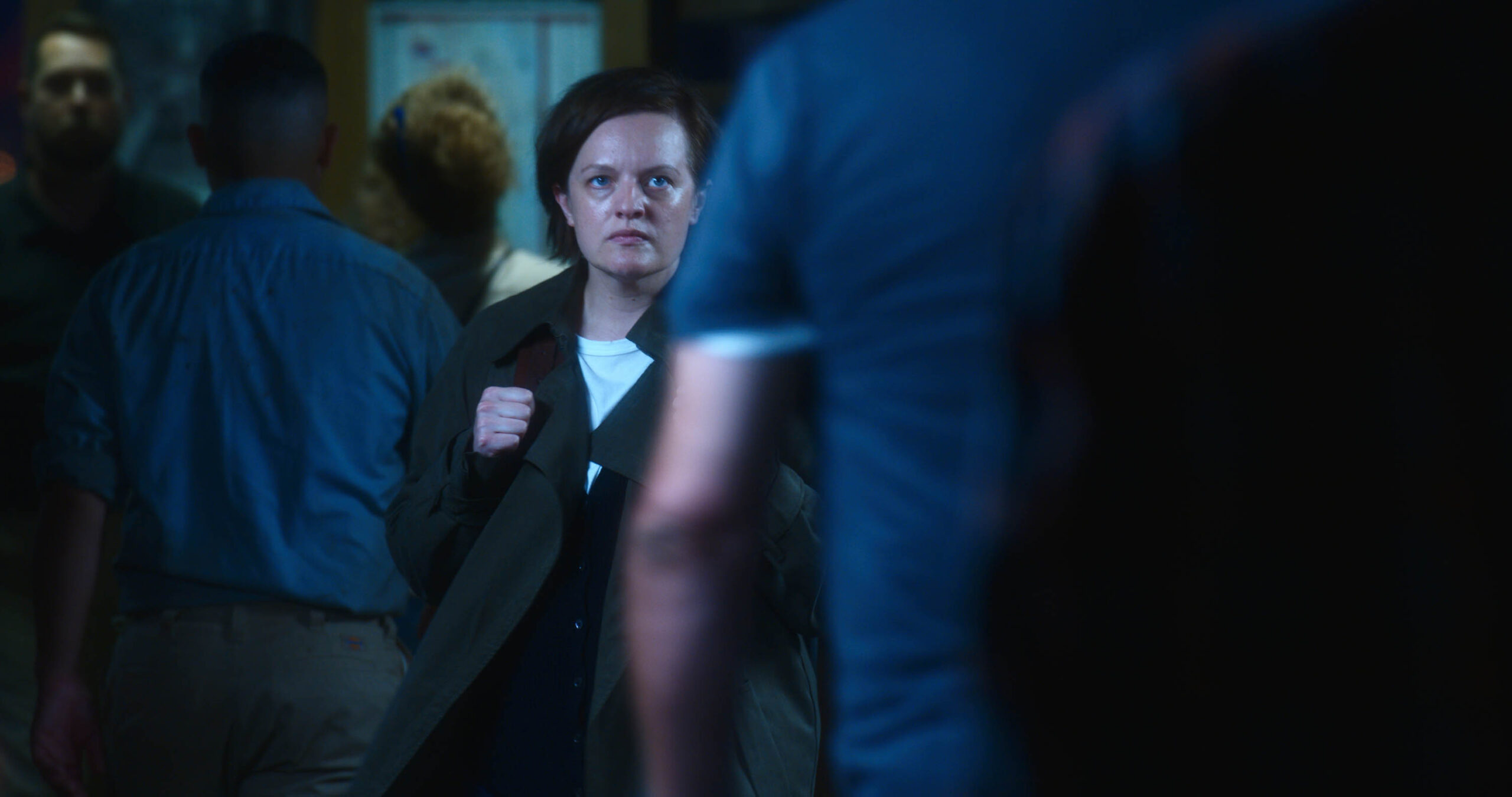 Elisabeth Moss in 'Shining Girls' 1x01 [credit: courtesy of Apple]