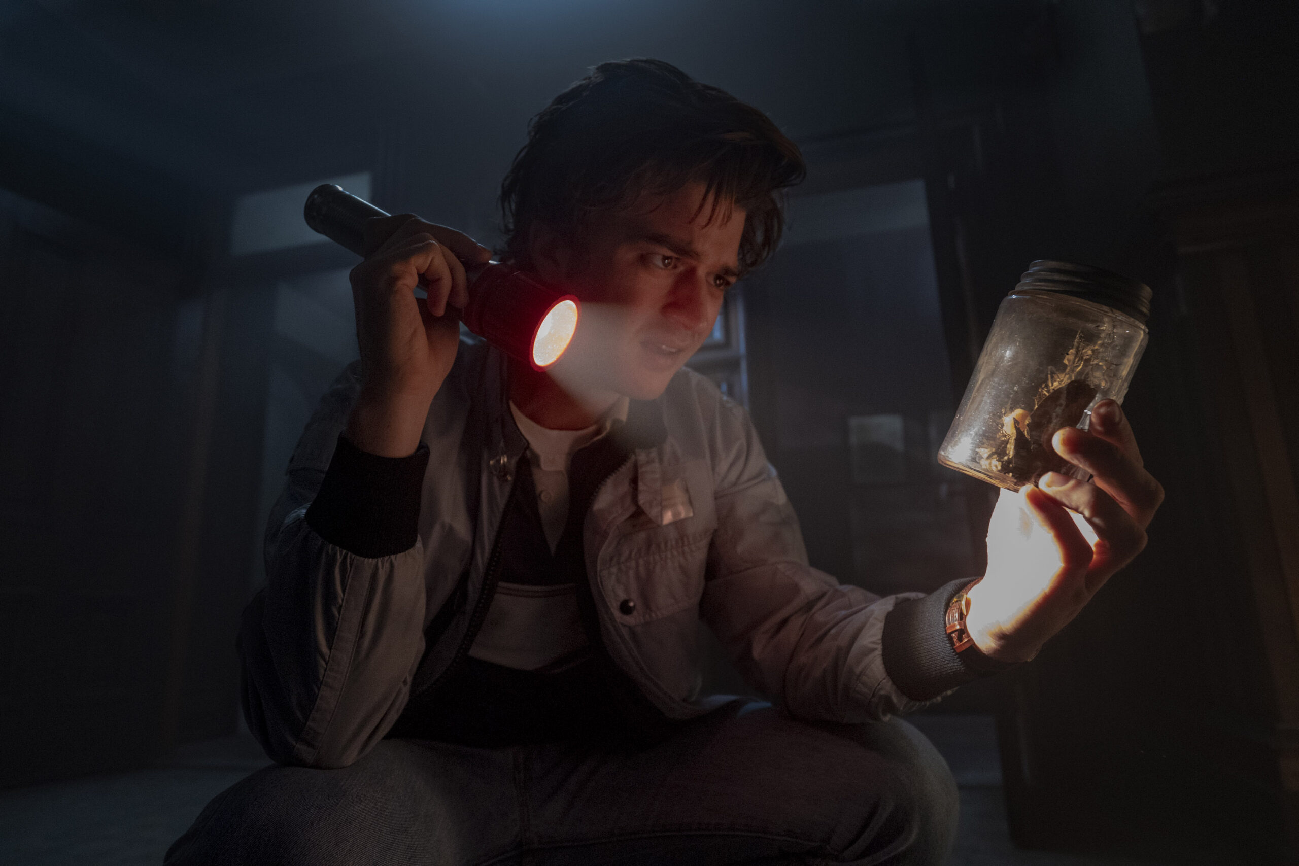 Joe Keery come Steve Harrington in Stranger Things 4x05 [credit: Tina Rowden/Netflix; Copyright 2022 Netflix, Inc; courtesy of Netflix]