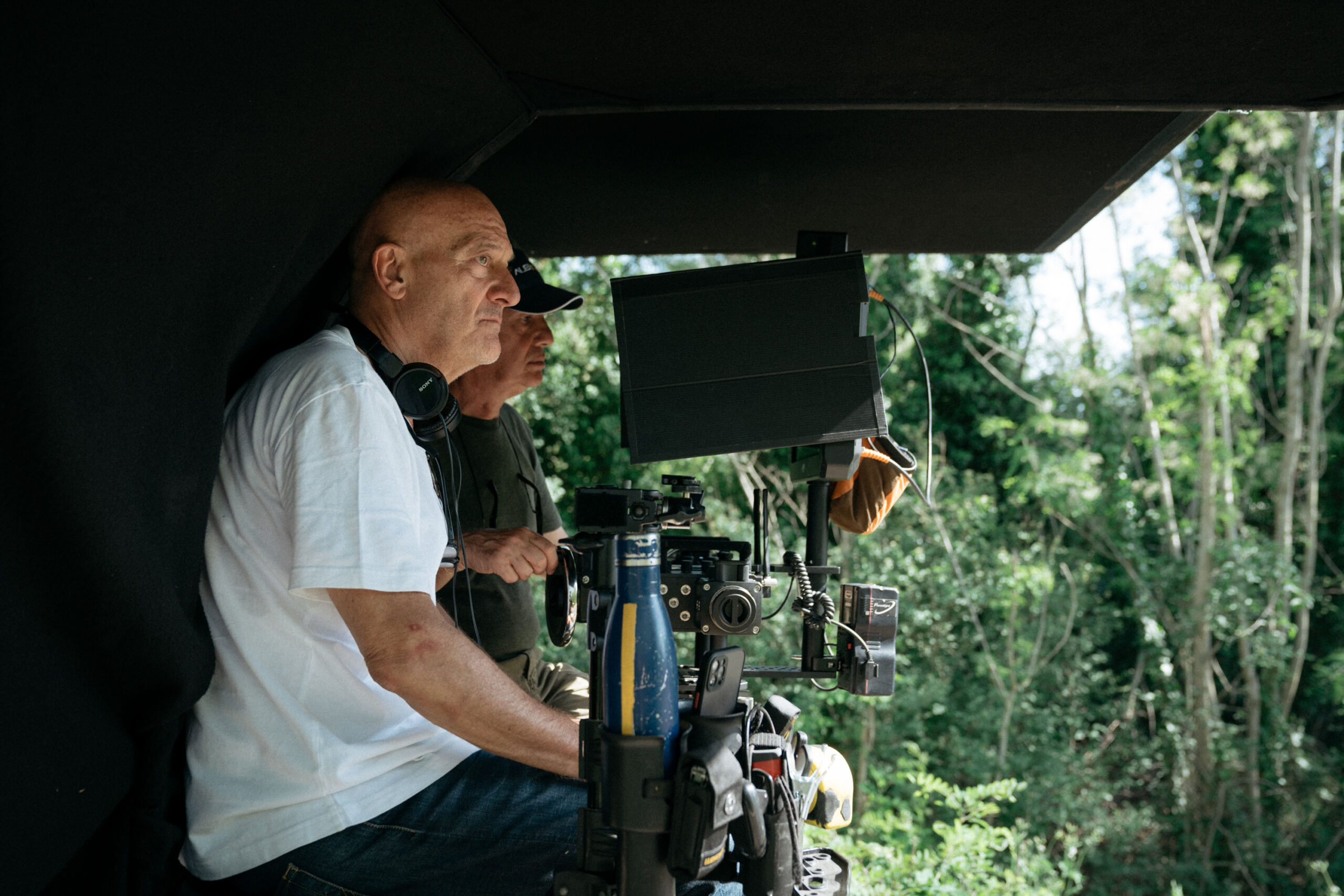 Claudio Bisio sul set del suo film L'ultima volta che siamo stati bambini [credit: foto di Paolo Ciriello; courtesy of Medusa Film]