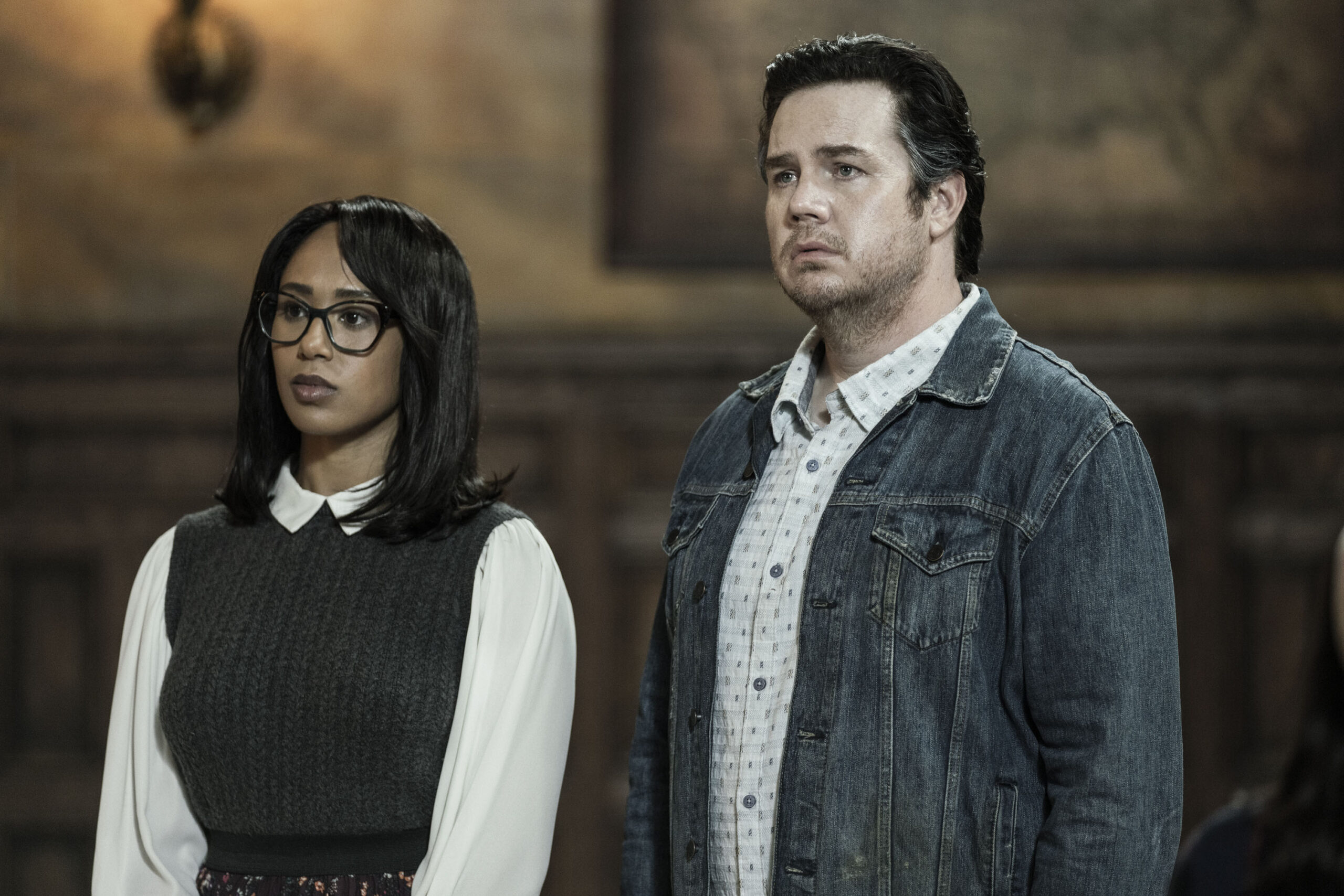 Margot Bingham come Max, Josh McDermitt come Dr. Eugene Porter in The Walking Dead 11x18 [credit: Jace Downs/AMC; Copyright 2022 AMC Film Holdings LLC. All Rights Reserved; courtesy of Disney Italia]