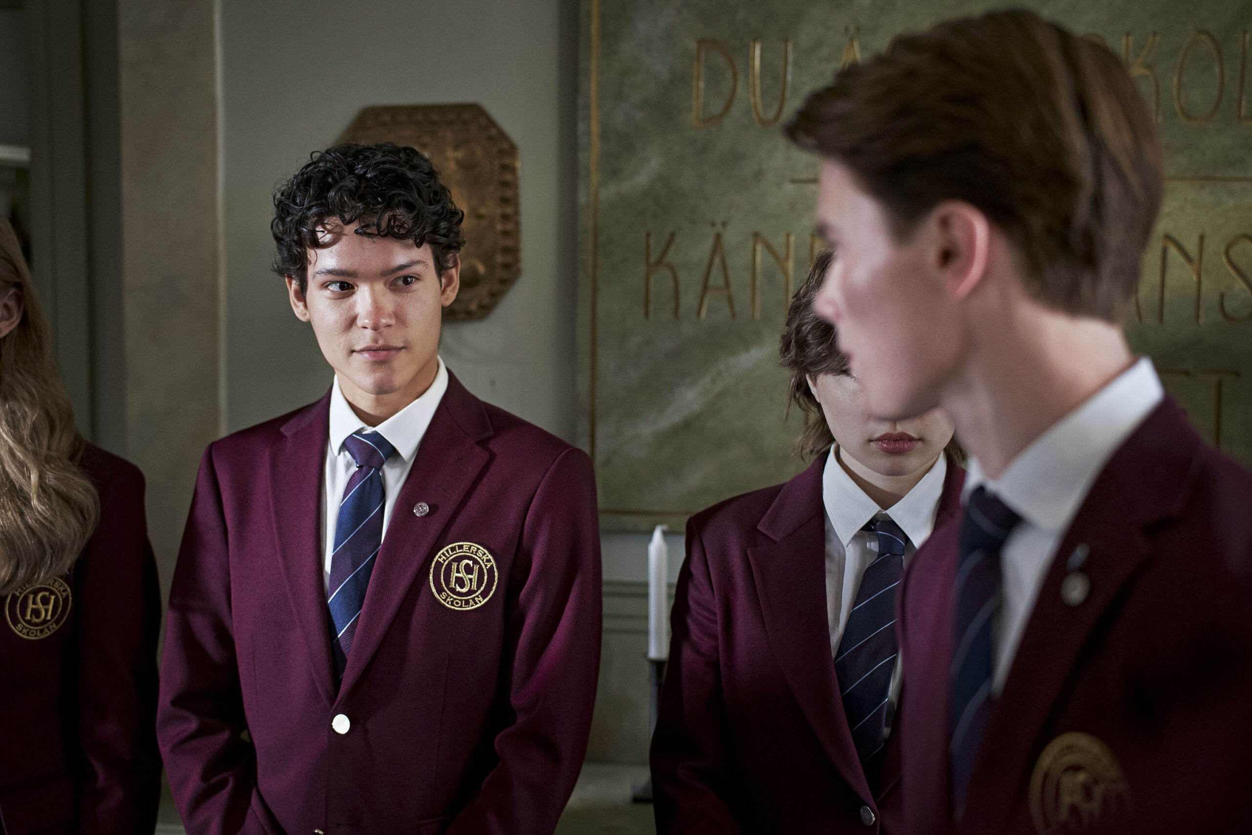 Omar Rudberg come Simon, Edvin Ryding come Willhelm in Young Royals 2x06 [credit: Robert Eldrim/Netflix; Copyright 2022 Netflix, Inc; courtesy of Netflix]