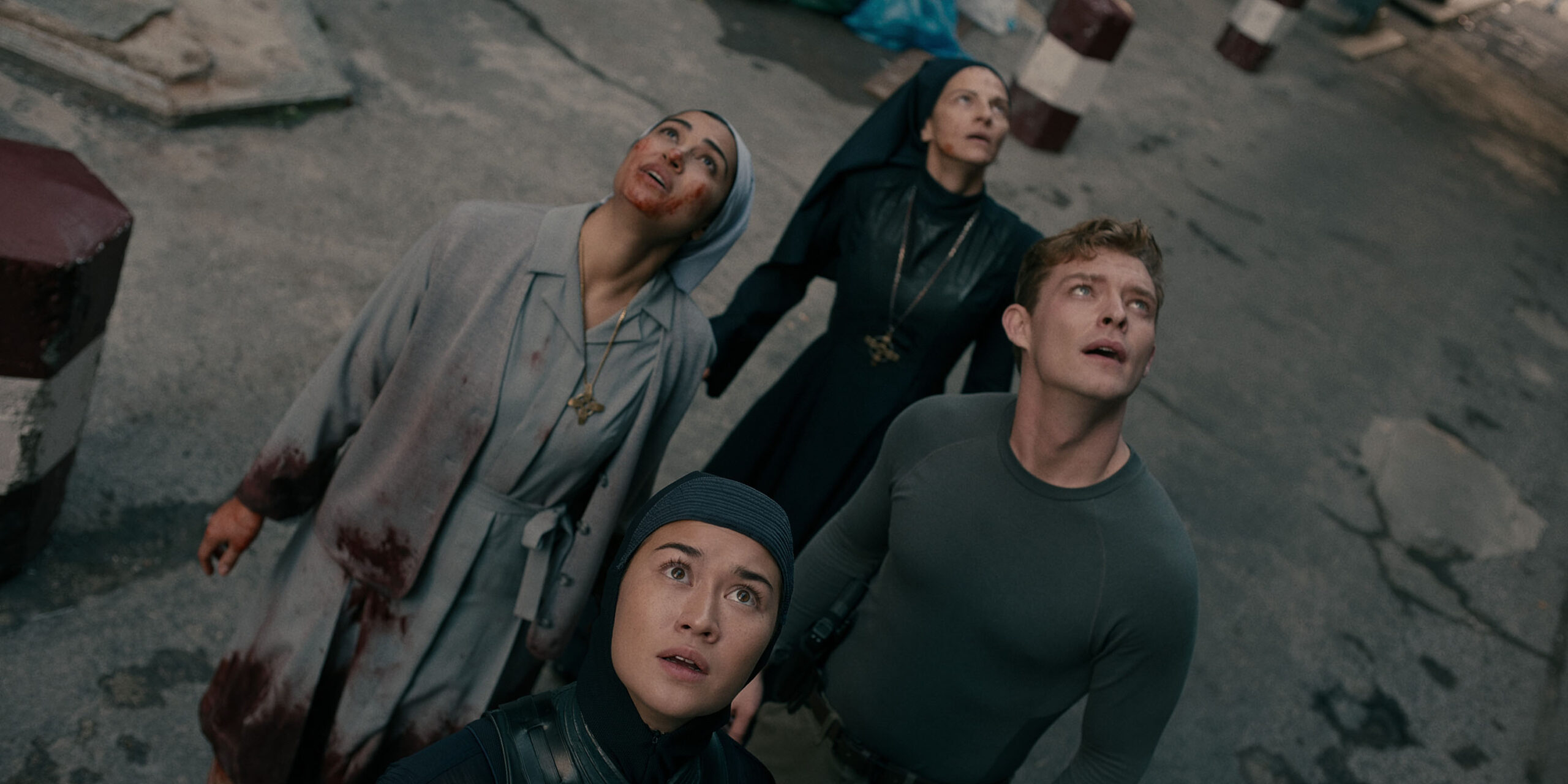 Meena Rayann come Yasmine, Kristina Tonteri-Young come Sister Beatrice, Sylvia De Fanti come Mother Superion, Jack Mullarkey come Miguel/Michael in Warrior Nun 2x05 [credit: Copyright 2022 Netflix, Inc; courtesy of Netflix]