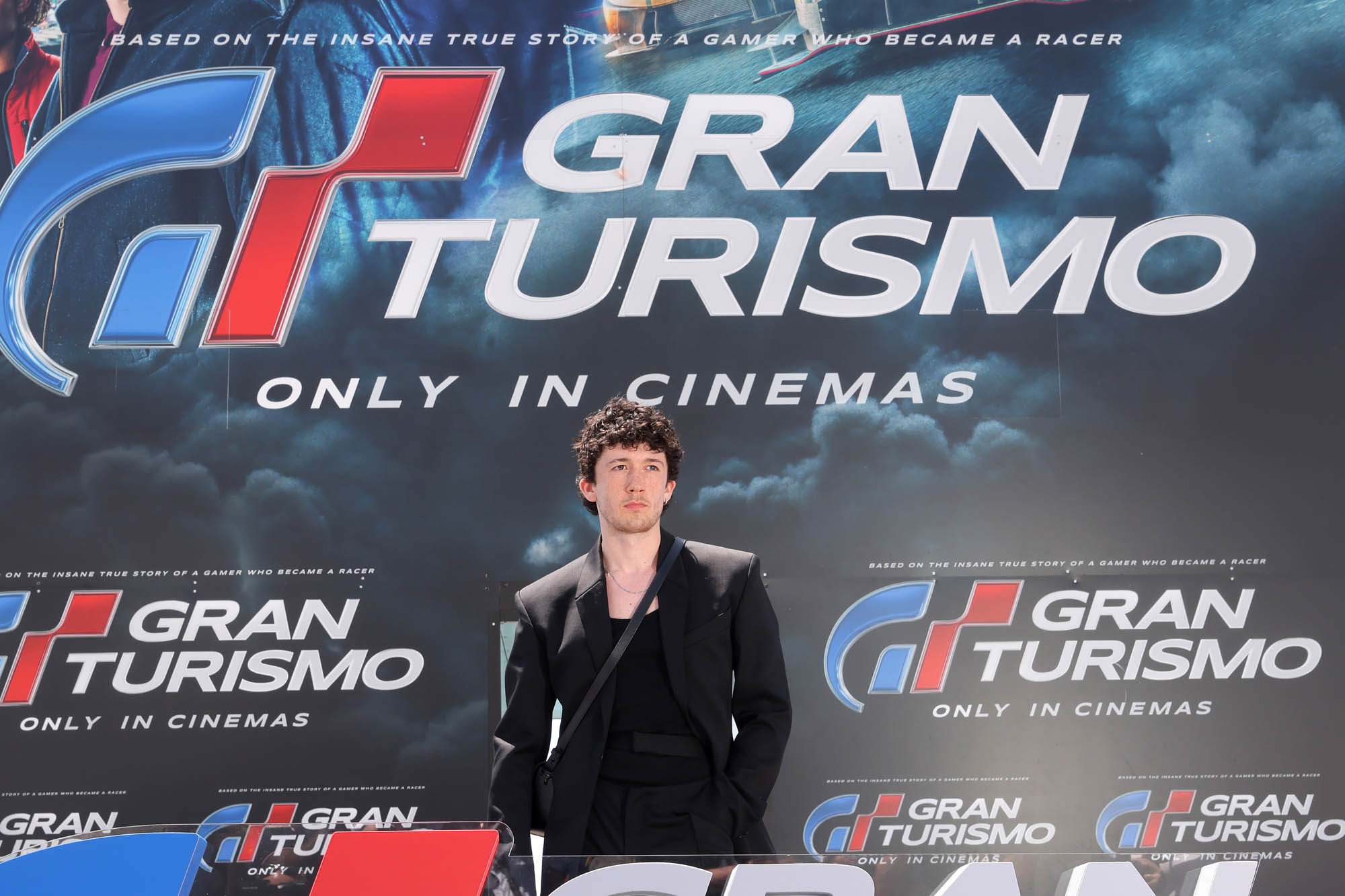 Maximilian Mundt al Photo Call al Cannes Film Festival 2023 di Gran Turismo: Il Film [tag: Maximilian Mundt] [credit: foto di Victor Boyko/Getty Images for Sony Pictures]