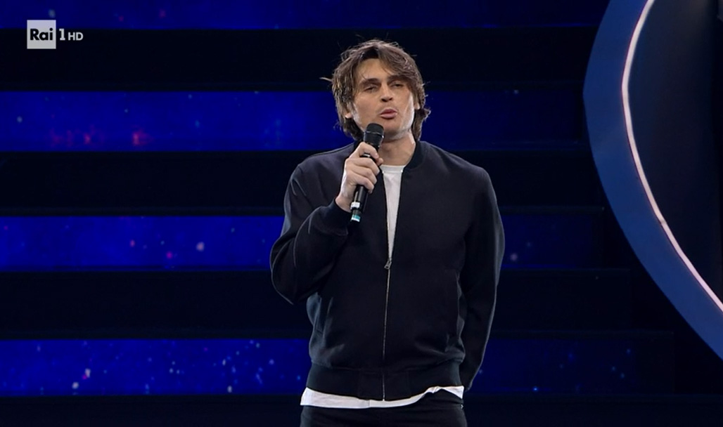 Sanremo 2023, Angelo Duro ospite nella 2a serata