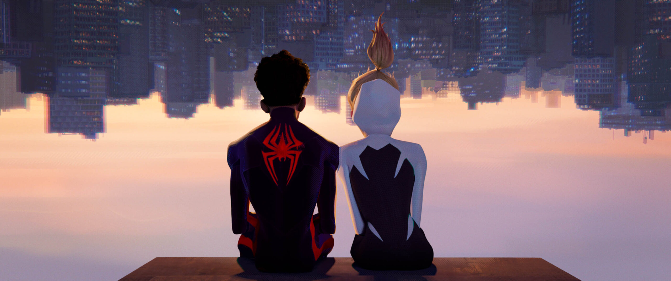 Spider-Man (Shameik Moore) e Spider-Gwen (Hailee Steinfeld) in Spider-Man: Across the Spider-Verse di Columbia Pictures e Sony Pictures Animation [credit: Sony Pictures Animation; Copyright 2022 CTMG, Inc. All Rights Reserved]