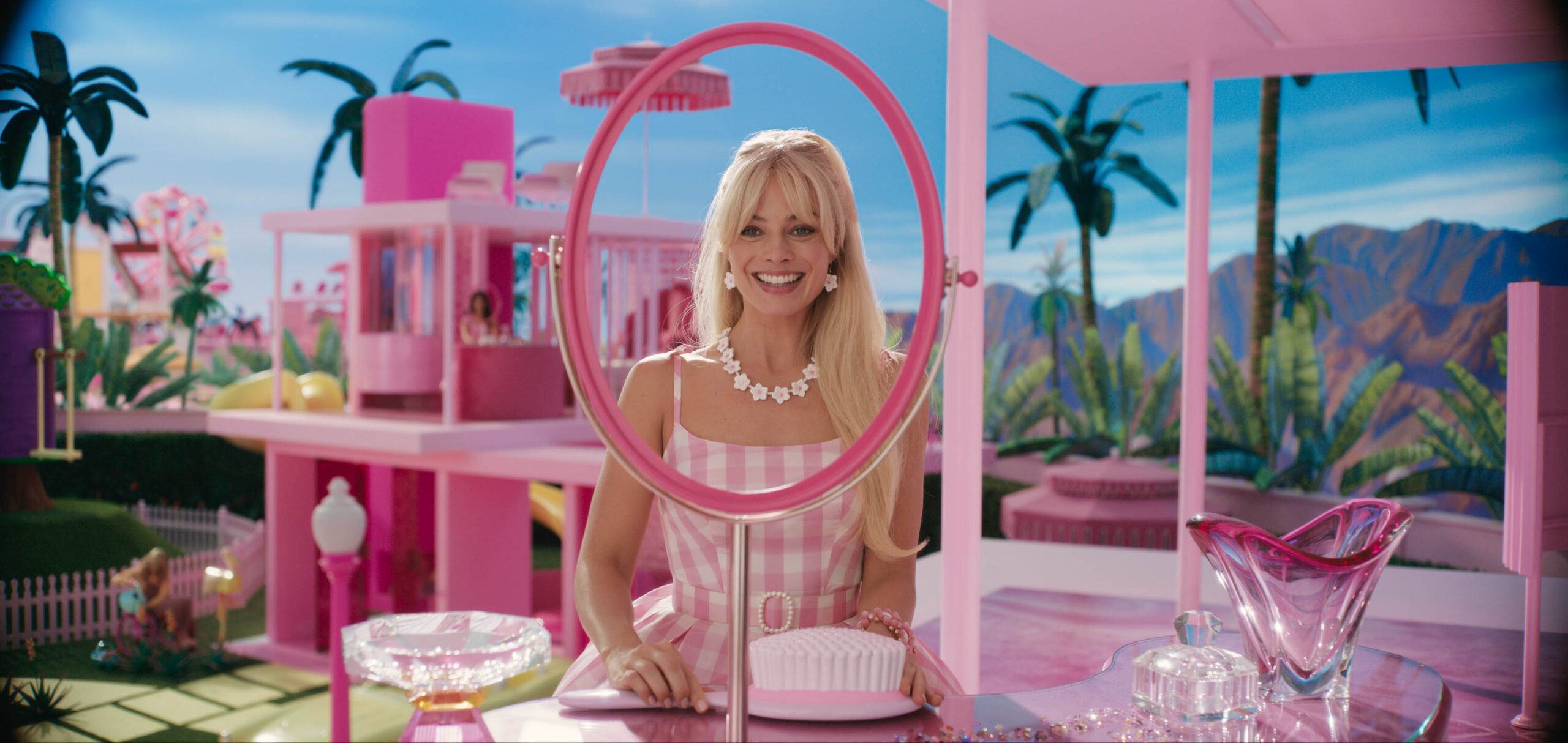 Margot Robbie come Barbie in Barbie [credit: Copyright 2023 Warner Bros. Entertainment Inc. All Rights Reserved; courtesy Warner Bros. Pictures]
