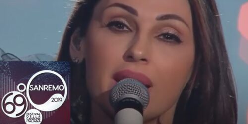 Sanremo 2019, Anna Tatangelo canta 'Le nostre anime di notte'