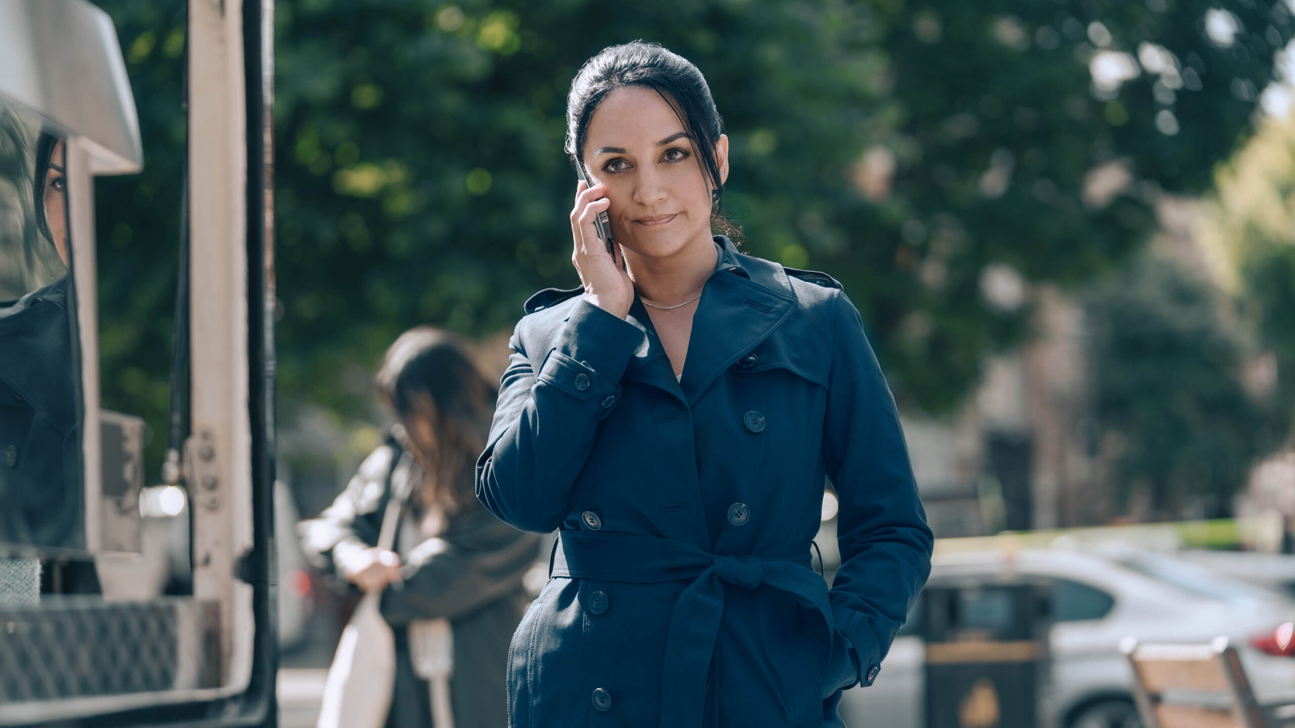 Archie Panjabi in Hijack 1x02 [tag: Archie Panjabi] [credit: Aidan Monaghan; courtesy of Apple]