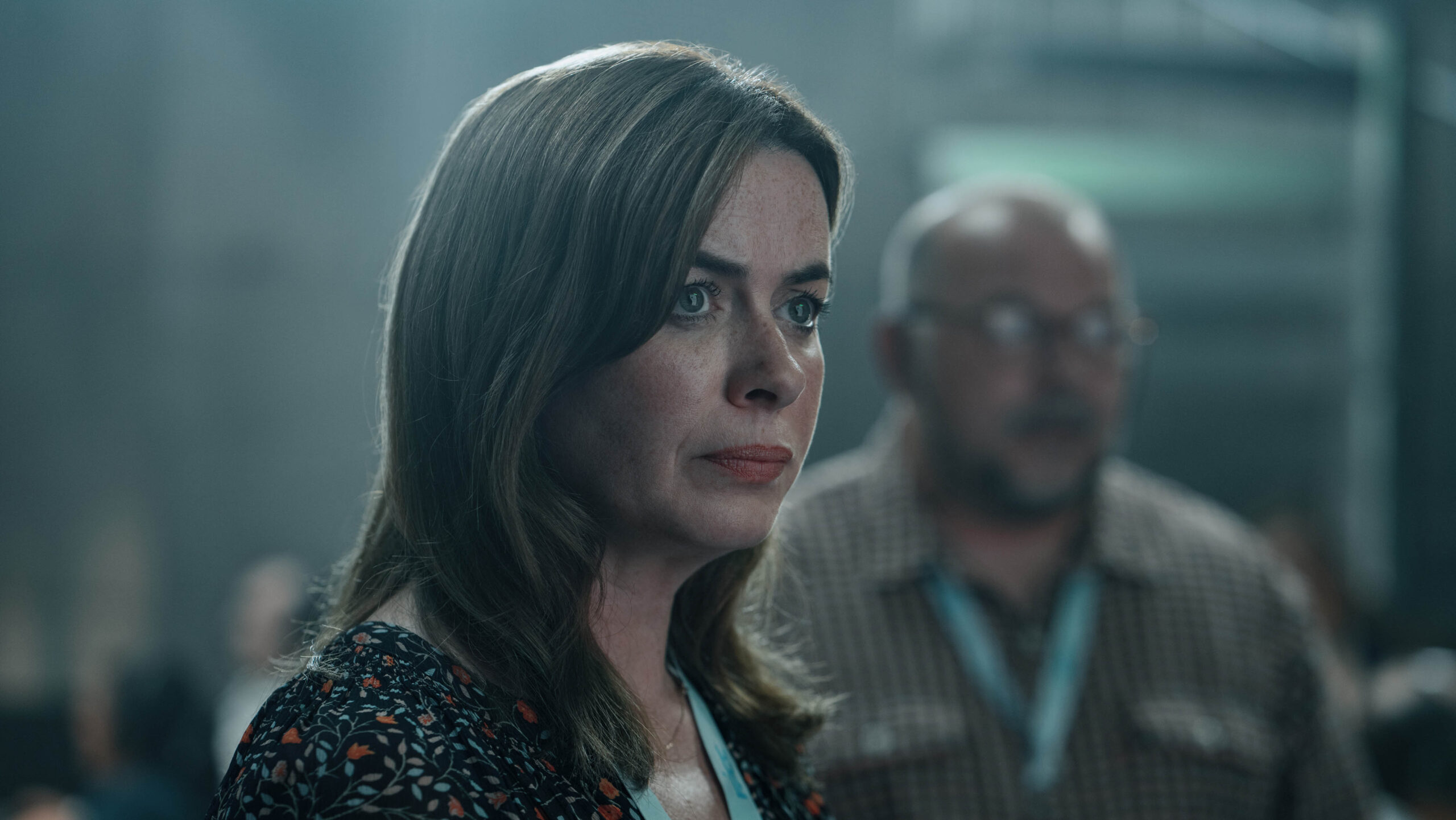 Eve Myles in Hijack 1x03 [tag: Eve Myles] [credit: Aidan Monaghan; courtesy of Apple]