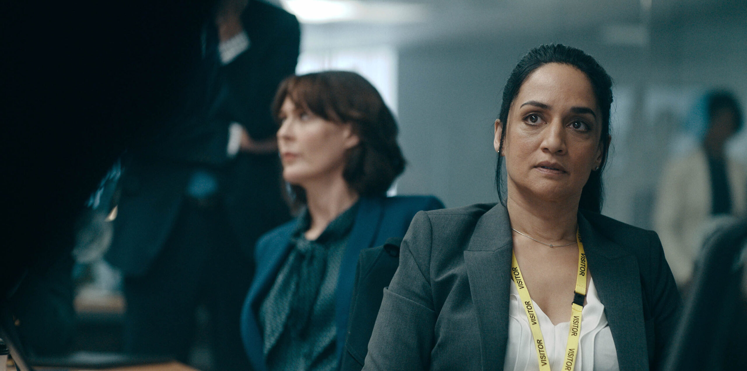 Archie Panjabi in Hijack 1x05 [tag: Archie Panjabi] [credit: courtesy of Apple]