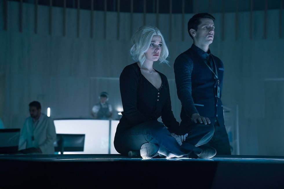 Teagan Croft, James Scully in Titans 4x06 [tag: Teagan Croft, James Scully] [credit: Steve Wilkie/HBO Max; courtesy of Warner Bros. Discovery]