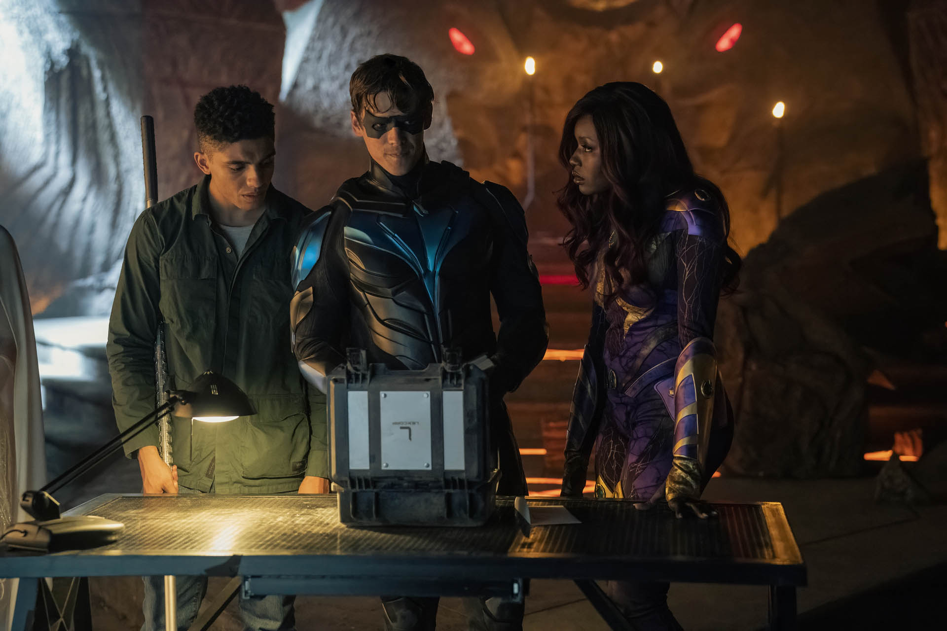 Jay Lycurgo, Brenton Thwaites, Anna Diop in Titans 4x07 [tag: Jay Lycurgo, Brenton Thwaites, Anna Diop] [credit: courtesy of HBO Max/Warner Bros. Discovery]